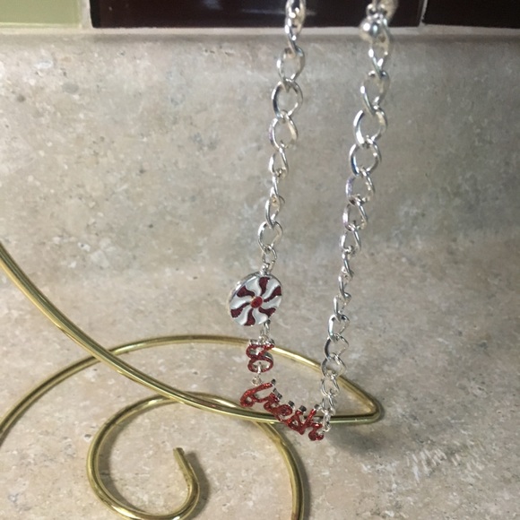 NWT🏷 Celebrate Shop Peppermint So Fresh Necklace - Picture 2 of 4